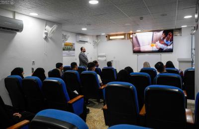 طلبة كلية الصيدلة في جامعة جابر بن حيّان يطّلعون على الخدمات البحثية والعلمية التطبيقية في مركز الأمين للأبحاث والتقانات الأحيائية