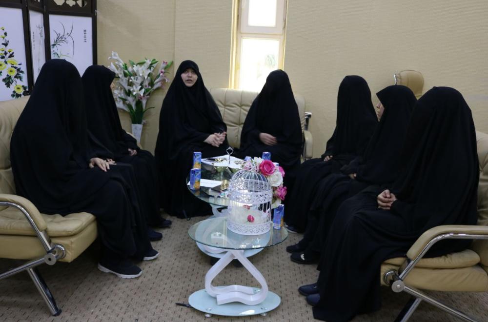 القسم النسوي في العتبة العلوية المقدسة يحضر فعاليات الاسبوع الثقافي في الجامعة الاسلامية