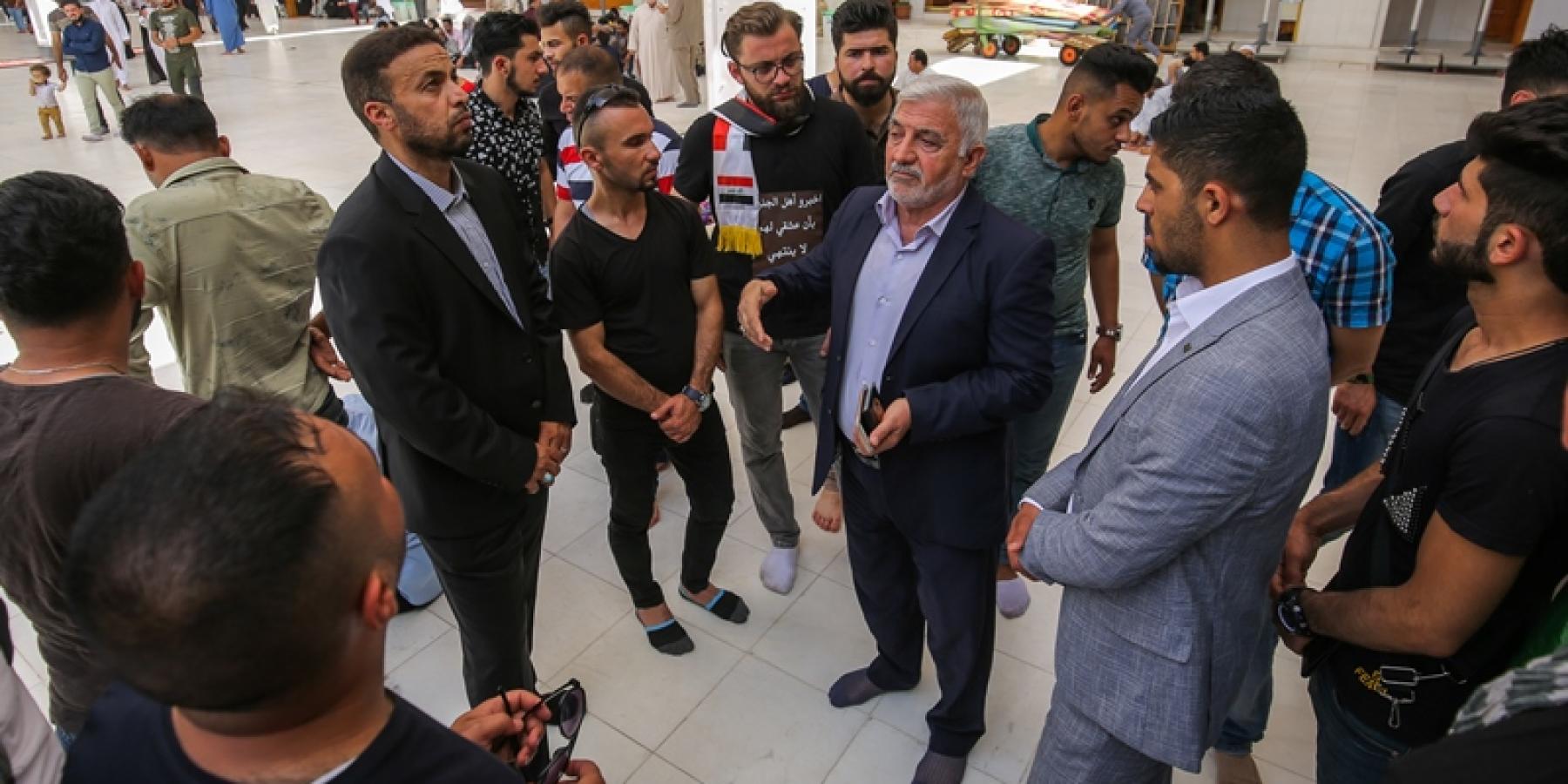 وفد من أساتذة وطلبة جامعة الموصل يتشرفون بزيارة مرقد أمير المؤمنين (عليه السلام)