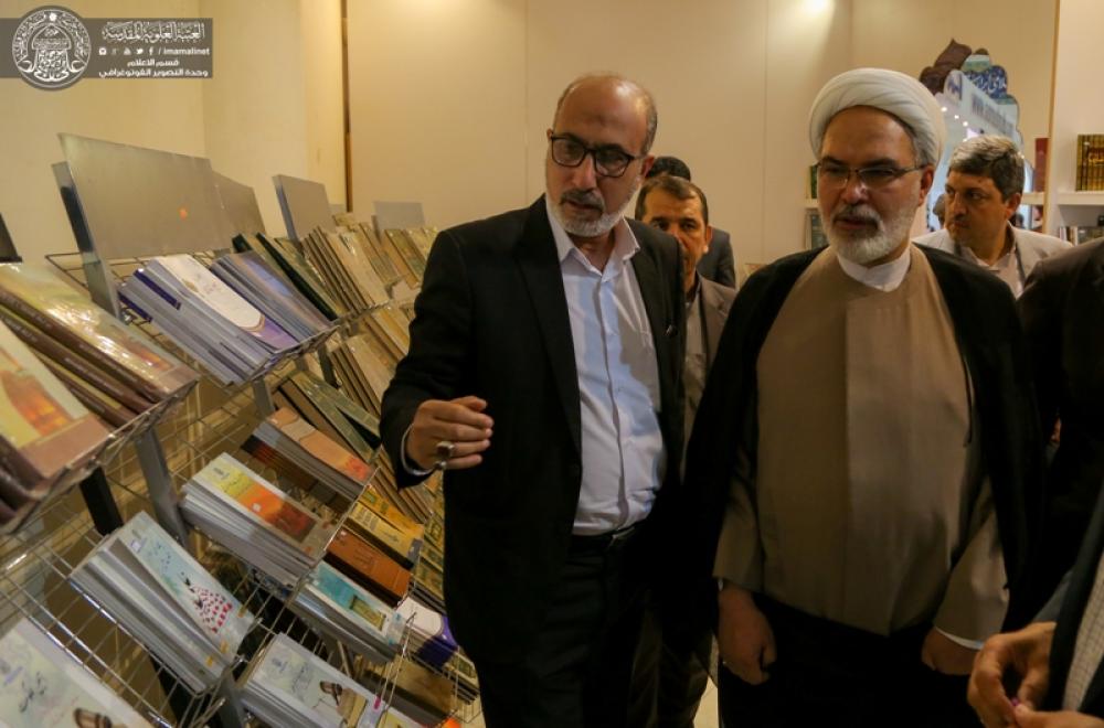 جناح العتبة العلوية المقدسة في معرض طهران الدولي للكتاب يشهد زيارات مسؤولين وتوافد للزائرين