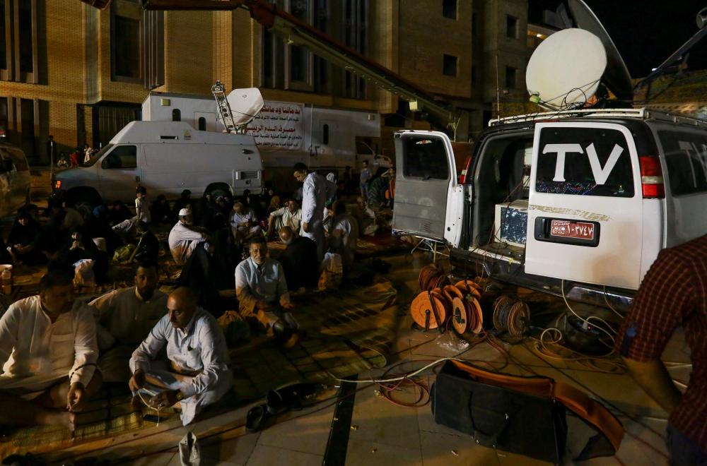 أكثر من 15 قناة فضائية ووكالات أنباء وإذاعات تنقل مراسم زيارة عيد الغدير الأغر