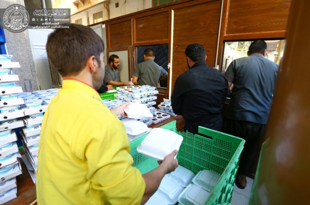 مضيف الزائرين يستحدث منفذا جديدا لتوزيع بطاقات وجبات الطعام لزائري أمير المؤمنين ( عليه السلام)