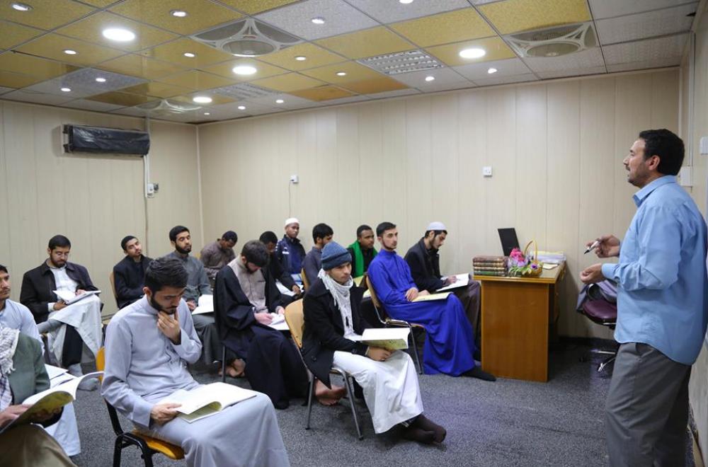 التعليم القرآني في العتبة العلوية يطلق دورة قرآنية خاصة بطلبة العلوم الدينية الأجانب