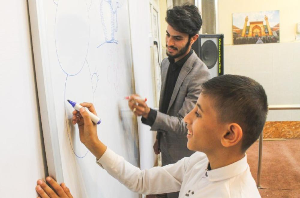 مركز المحسن لثقافة الأطفال يستضيف طلبة ثانوية آل ياسر من ناحية الكفل 