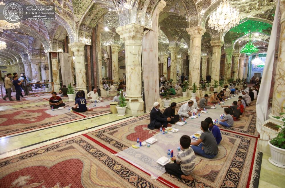 العتبة العلوية تقيم مأدبة إفطار (أمير المؤمنين ) لأكثر من 10 آلاف زائر