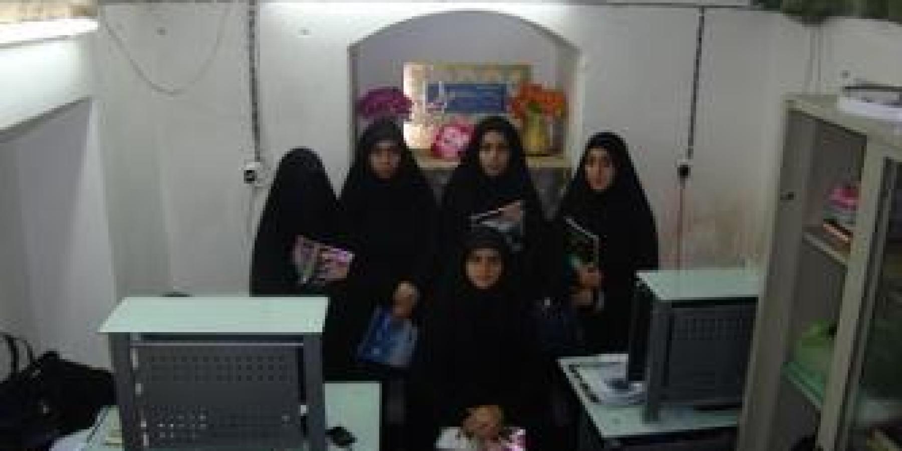قسم الصحافة النسوية في العتبة العلوية المقدسة يستبقل وفدا من مدرسات المدرسة القرآنية النموذجية