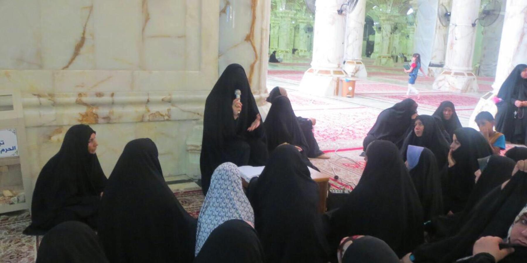 شعبة التعليم الديني النسوي تقيم برنامجها الاسبوعي في رحاب الامام الصادق"عليه السلام"