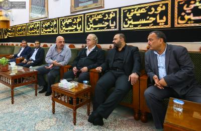 وفد من صحفيين ورجال أعمال سوريين يتشرفون بزيارة مرقد الإمام علي (عليه السلام)