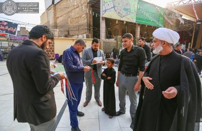 هيأة المواكب في العتبة العلوية تزوّد المواكب الخدمية بالمواد الغذائية خدمة لزائري أمير المؤمنين(عليه السلام)