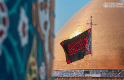 أجواء الحزن تعمّ الحرم العلوي بعد رفع راية العزاء تخليدا لذكرى وفاة السيدة أم البنين (عليها السلام)-صور-
