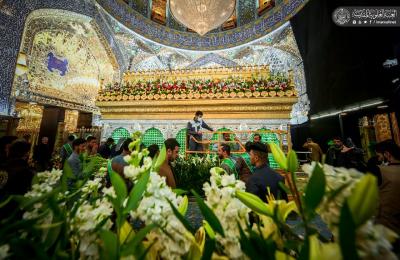 شاهد كيف يتم تزيين المرقد العلوي بالورود استعدادا لذكرى ولادة السيدة الزهراء (عليها السلام )