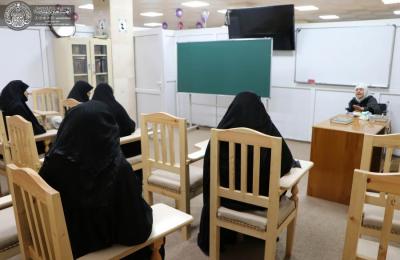 دار القرآن الكريم النسوية في العتبة العلوية تستضيف (الأم الحاجة)