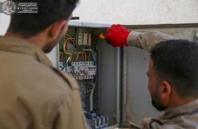 من سامراء ... الكوادر الهندسية والفنية في العتبة العلوية تقدم خدماتها خلال مراسم إحياء زيارة الإمام الهادي (ع)