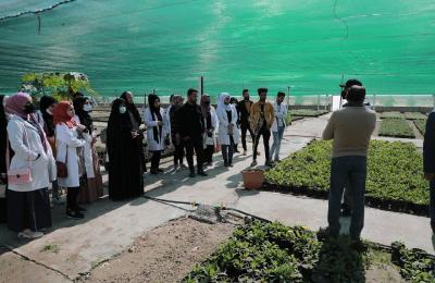 العتبة العلوية ... عدد من أساتذة وطلبة كلية العلوم بجامعة الكوفة يطلع على مختبر التحليلات في مزرعة فدك