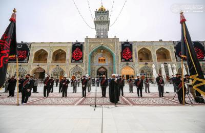 منتسبو العتبة العلوية يستذكرون ذكرى وفاة العقيلة زينب بنت أمير المؤمنين (عليها السلام) خلال الزيارة الصباحية