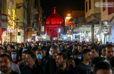 شاهد أجواء الزيارة وحركة المواكب من جوار مرقد أمير المؤمنين ع في ليلة القدر وحتى ساعات الصباح الأولى  