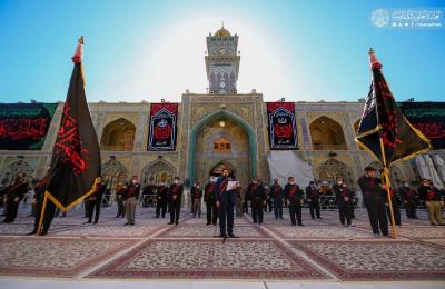 منتسبو العتبة العلوية يؤدون الزيارة الصباحية باستذكار شهادة الإمام الصادق ( عليه السلام ) – صور -