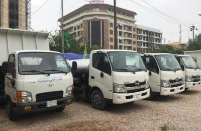 الآليات الخدمية في العتبة العلوية تنجز مهامها الخاصة بخدمة الزائرين في عيد الأضحى المبارك