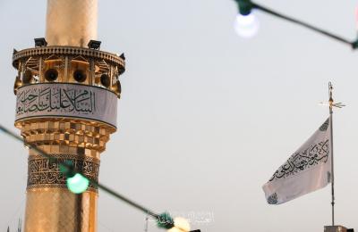العتبة العلوية المقدسة : رفع راية (من كنت مولاه فهذا علي مولاه ) في رحاب مرقد أمير المؤمنين استعدادا للاحتفال بالغدير الأغر