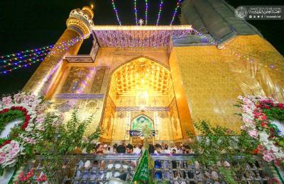 المؤمنون يحيون ليلة عيد الغدير الأغر بتبادل التهاني والتبريكات ومشاعر من البهجة والسرور في الصحن العلوي الشريف - صور -