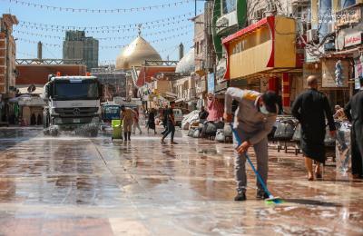حملة لغسل محيط الصحن العلوي بعد انتهاء مراسم العاشر من محرم الحرام 