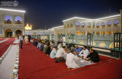 العتبة العلوية المقدسة : صحن السيدة فاطمة(ع) يحتضن أكثر من 10 آلاف صائم خلال مأدبة إفطار رمضانية 