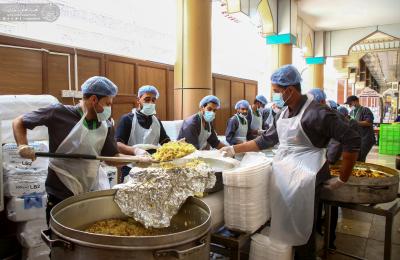 العتبة العلوية المقدسة: توزيع أكثر من 25 ألف وجبة طعام في أوّل أيام عيد الأضحى المبارك