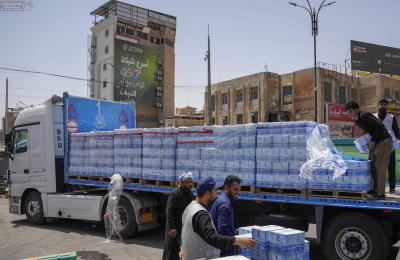 لجنة دعم المواكب في العتبة العلوية المقدسة تُجهّز المواكب الخدمية بأكثر من 7 آلاف صندوق ماء و ألف قالب ثلج يوميًّا