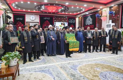 العتبة العلويّة المقدّسة تتسلّّم راية المرقد الرضويّ المطهّر 