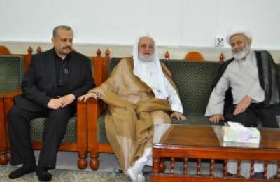 رئيس ديوان الوقف الشيعي يتشرف بزيارة العتبة العلوية المقدسة