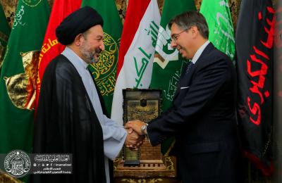 السفير الايطالي الجديد في العراق بعد زيارته الى العتبة العلوية المقدسة : أنا أقف في أحد أشرف وأطهر وأكثر الاماكن المقدسة احتراما في الكون