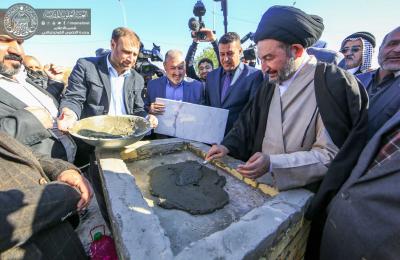 الأمين العام للعتبة العلوية المقدسة يضع حجر الأساس لمشروع المحطة التحويلية للطاقة الكهربائية