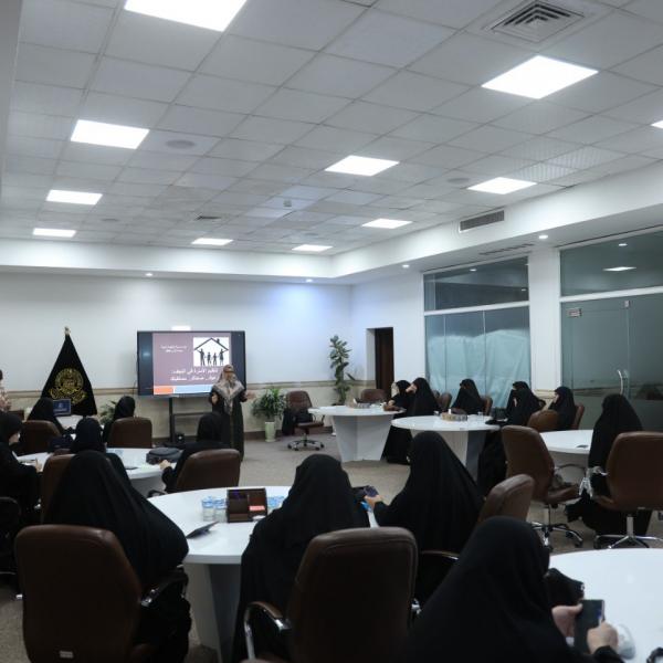 العتبة العلويّة المقدّسة .. برامج تدريبية صحية وفنية لخادمات المرقد العلويّ المطهّر 