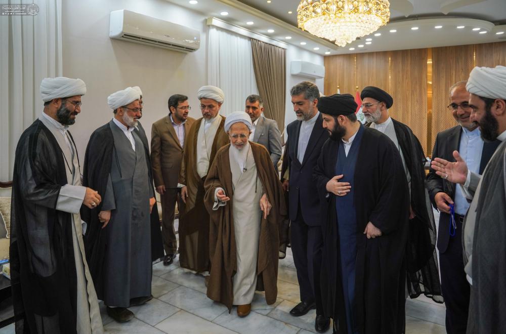 الأمين العام للعتبة العلوية المقدسة يلتقي المرجع الديني سماحة الشيخ جوادي آملي