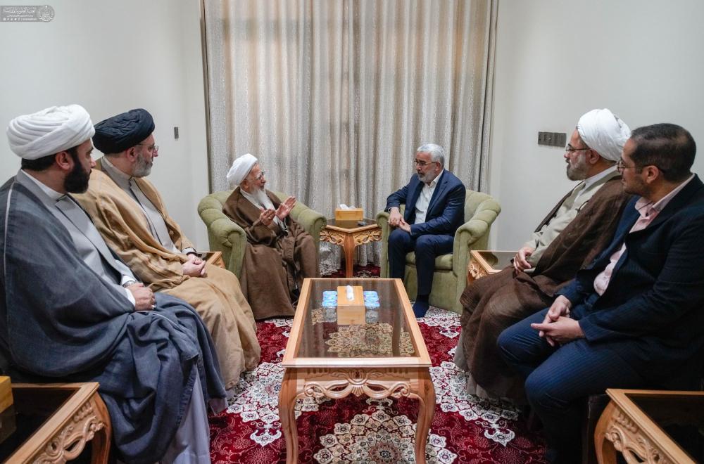 الأمين العام للعتبة العلوية المقدسة يلتقي المرجع الديني سماحة الشيخ جوادي آملي
