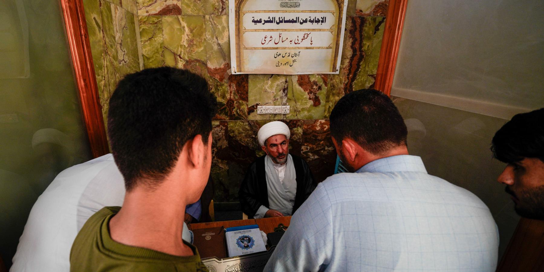 محطات استفتاء ومجالس قرآنية .. قسم الشؤون الدينية في العتبة العلويّة المقدّسة يستقبل زائري عيد الغدير الأغرّ ضمن خطة دينية متكاملة